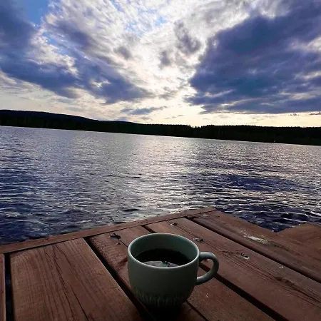 펜션 Cozy Arctic Lakeside With Private Sauna *