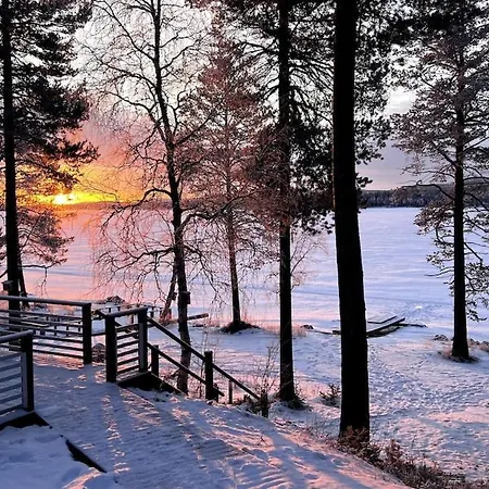 度假居 Cozy Arctic Lakeside With Private Sauna *