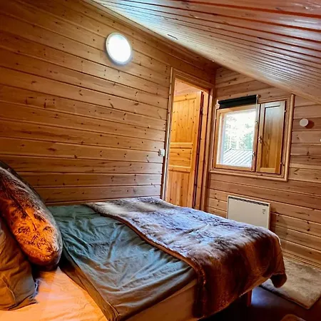 Cozy Arctic Lakeside With Private Sauna 度假居 *