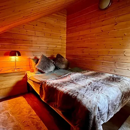 Cozy Arctic Lakeside With Private Sauna * 펠로