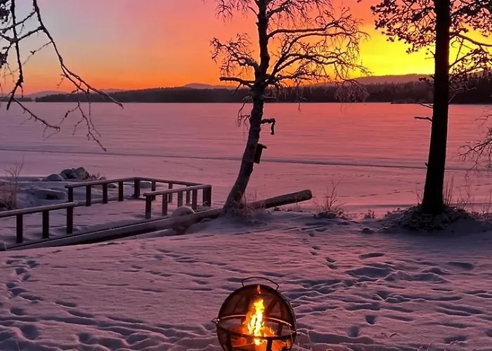 度假居 Cozy Arctic Lakeside With Private Sauna