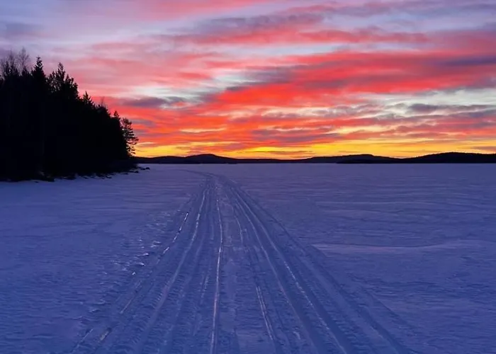 度假居 Cozy Arctic Lakeside With Private Sauna *