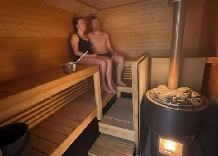 Cozy Arctic Lakeside With Private Sauna * 佩洛