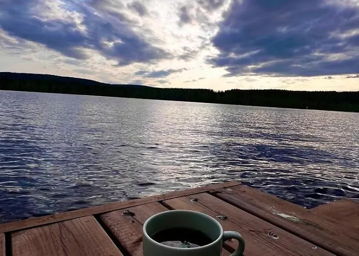 Дом отдыха Cozy Arctic Lakeside With Private Sauna *