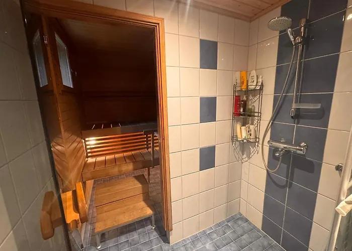 度假居 Cozy Arctic Lakeside With Private Sauna