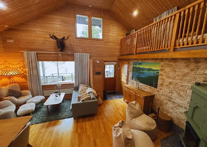 Cozy Arctic Lakeside With Private Sauna 度假居 佩洛