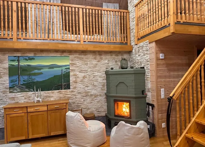 Cozy Arctic Lakeside With Private Sauna 度假居